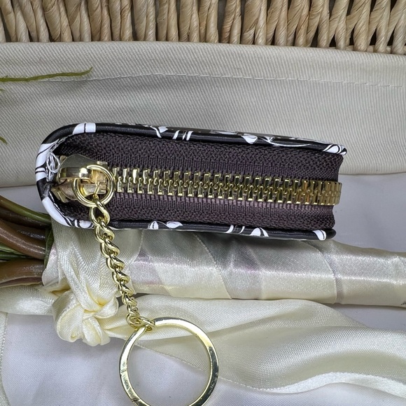 RFID CREDIT CARD HOLDER WITH KEYCHAIN NIP - Picture 2 of 8